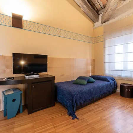 Hotel Suite Inn 3* אודינה